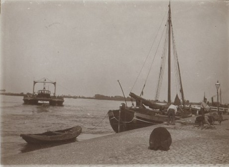 Zeilschip op de Waal