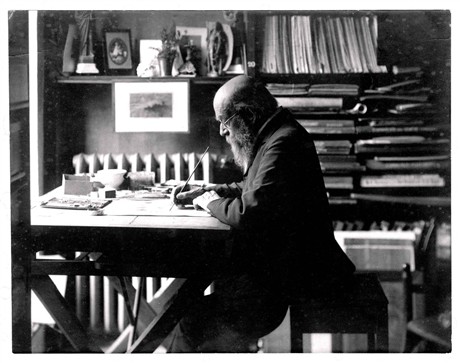Pierre Cuypers aan zijn werktafel
