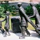 Het monument aan de Mooksebaan is een herinnering aan de evacuatie van Groesbeek in 1944 - 1945. Het monument is gemaakt door Greet Norp-Nieuwhof. © Jan Norp, CC-BY-NC