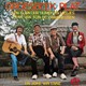 De hoes van de langspeelplaat ‘Groesbeeks Plat’ uit 1982. De voordrachtkunstenaars zijn H. Gerrits (Hent van Ton), J. Eikhout (Jan van Sûr) en W. Sillessen (Wim ’t Olliepitje). De gitarist is J. Jacobs (Joke van Enne). Tussen de haakjes staan hun bijnamen © Collectie G.G. Driessen.