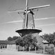 Feestelijke molentaal op Molen De Wielewaal in 1975. Bron: Rijksdienst voor het Cultureel Erfgoed
